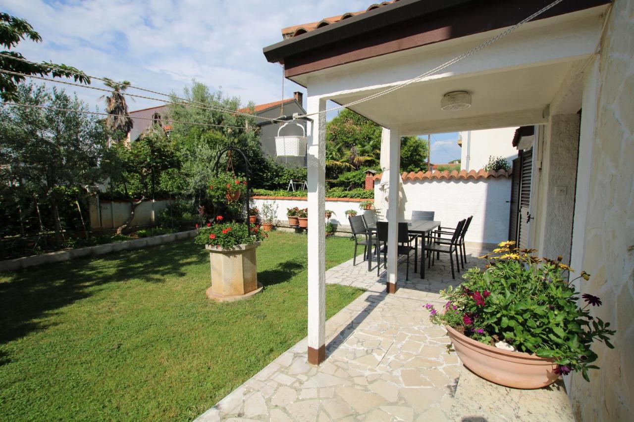 Apartment Sunny Garden Porec Bagian luar foto
